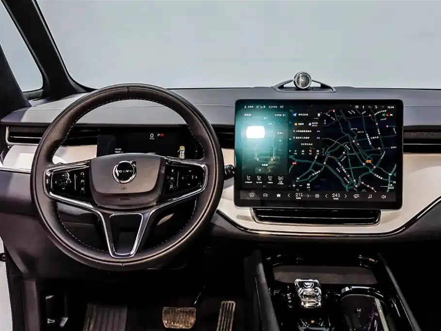 Volvo EM90 2024 из CN, фото 10