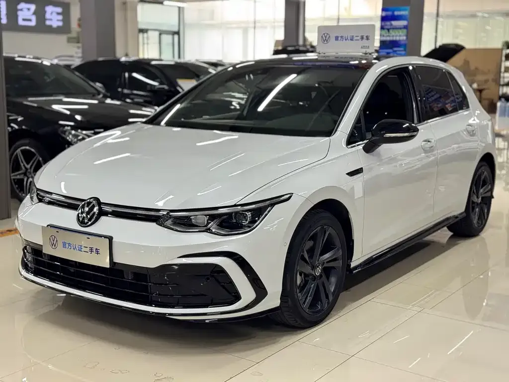 Volkswagen Golf 2023 из CN, фото 1
