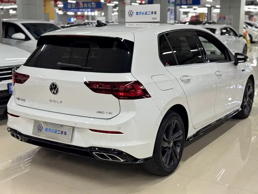 Volkswagen Golf 2023 из CN, фото 8