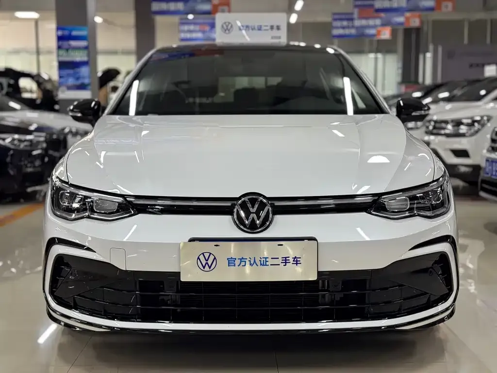 Volkswagen Golf 2023 из CN, фото 3