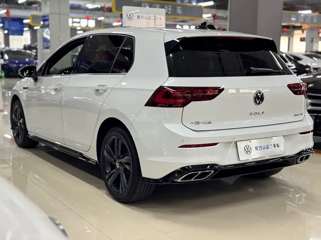 Volkswagen Golf 2023 из CN, фото 9
