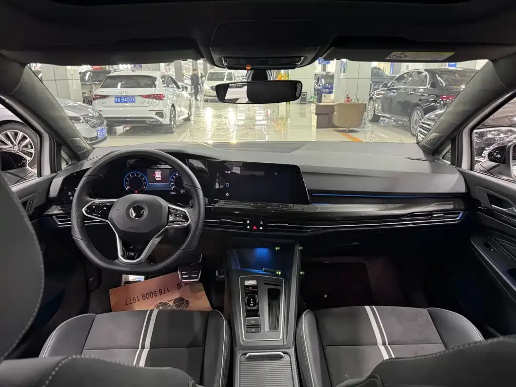 Volkswagen Golf 2023 из CN, фото 6