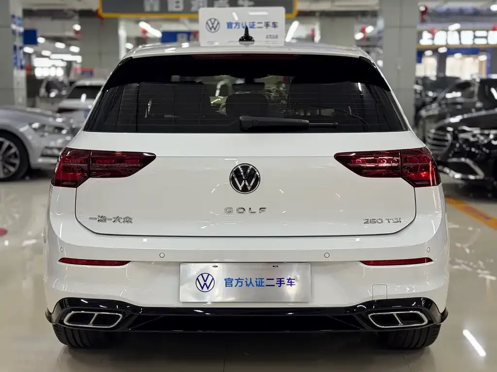Volkswagen Golf 2023 из CN, фото 7