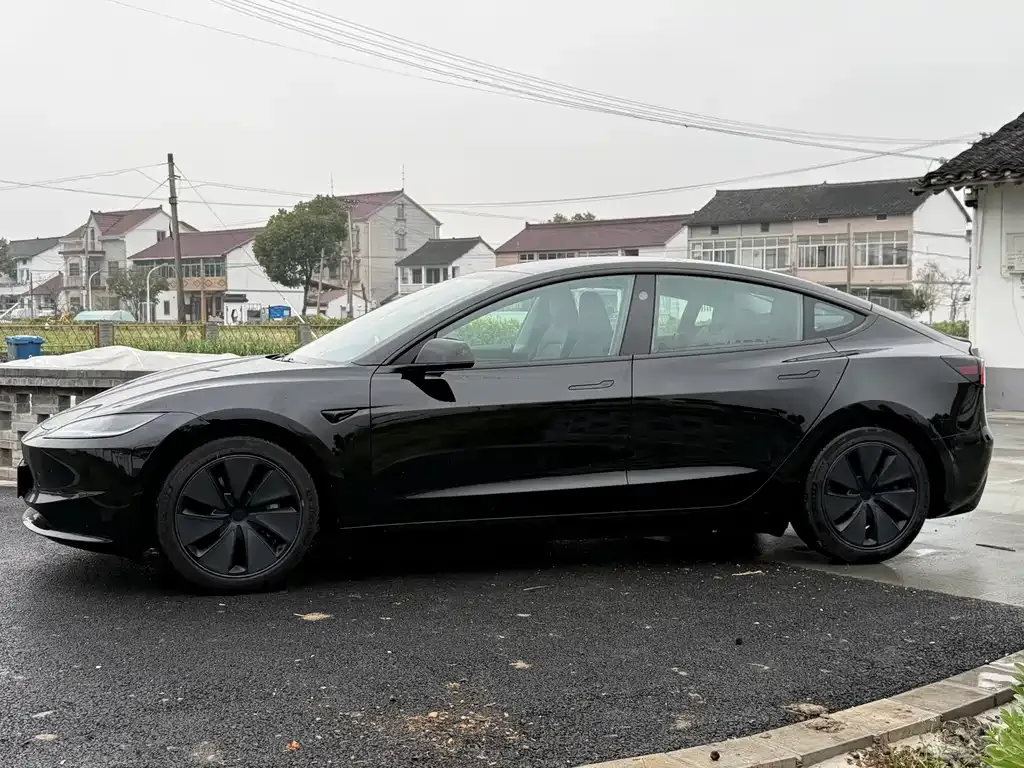 Tesla Model 3 — фото 5