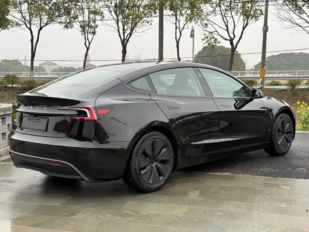 Tesla Model 3 — фото 6