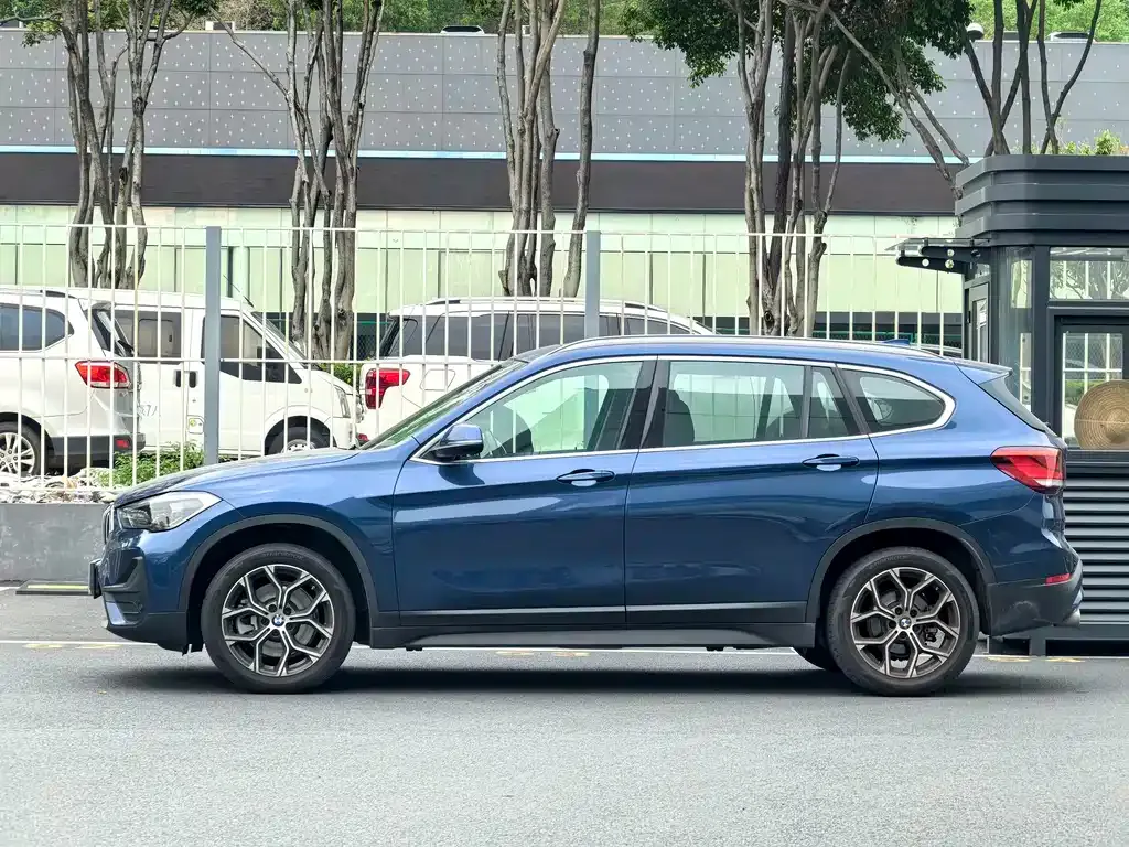 BMW X1 — фото 8
