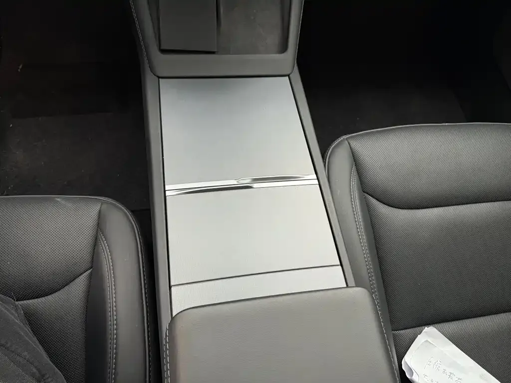 Tesla Model 3 — фото 7
