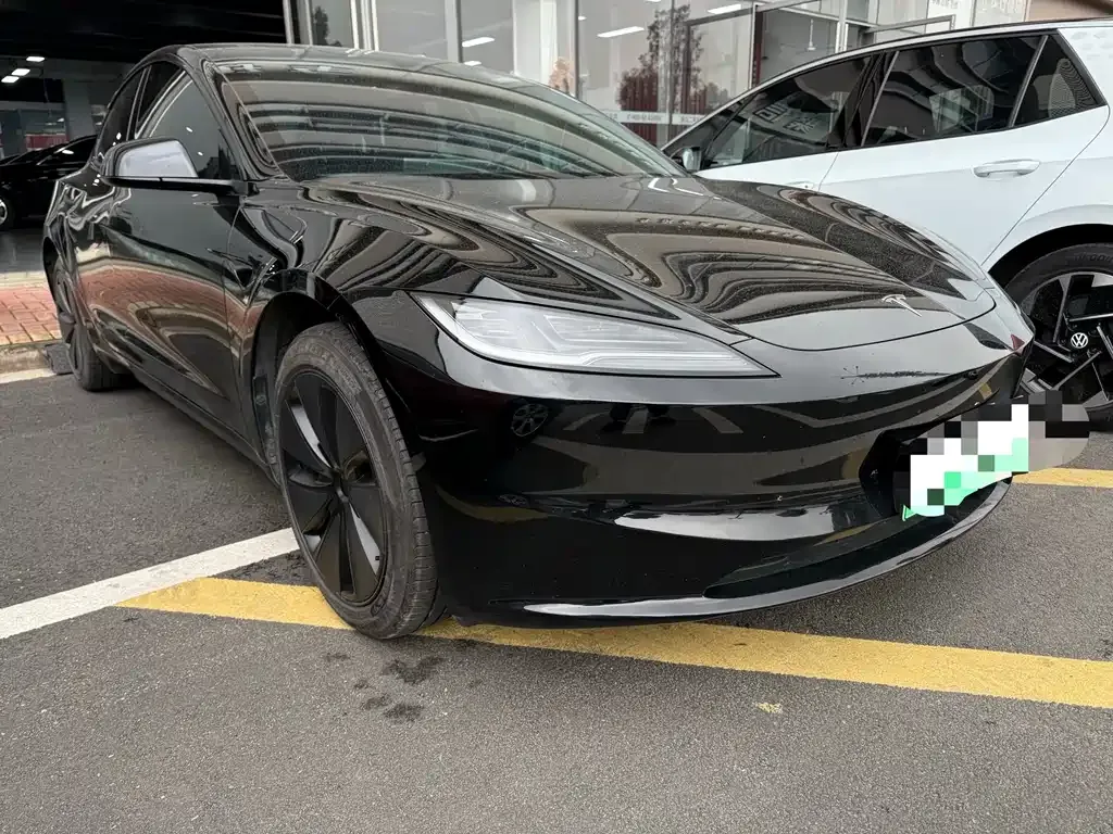 Tesla Model 3 — фото 8