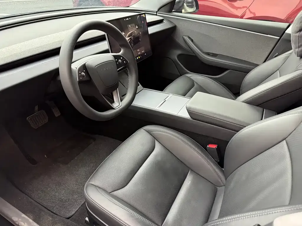 Tesla Model 3 — фото 9