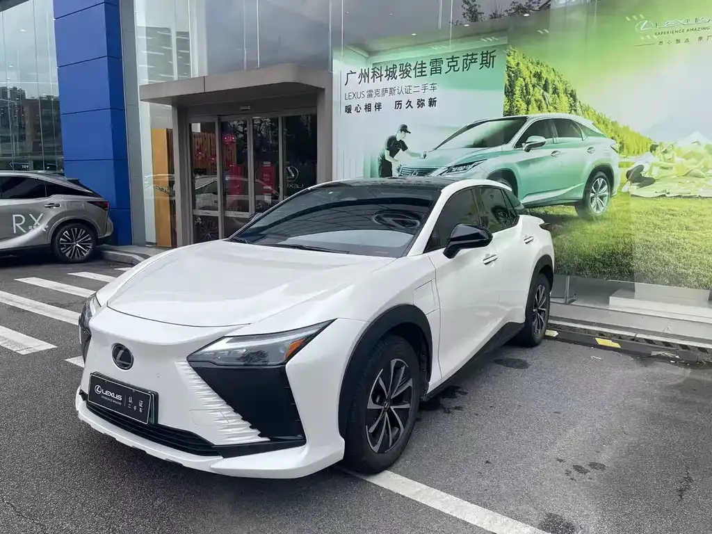 Lexus RZ — фото 1