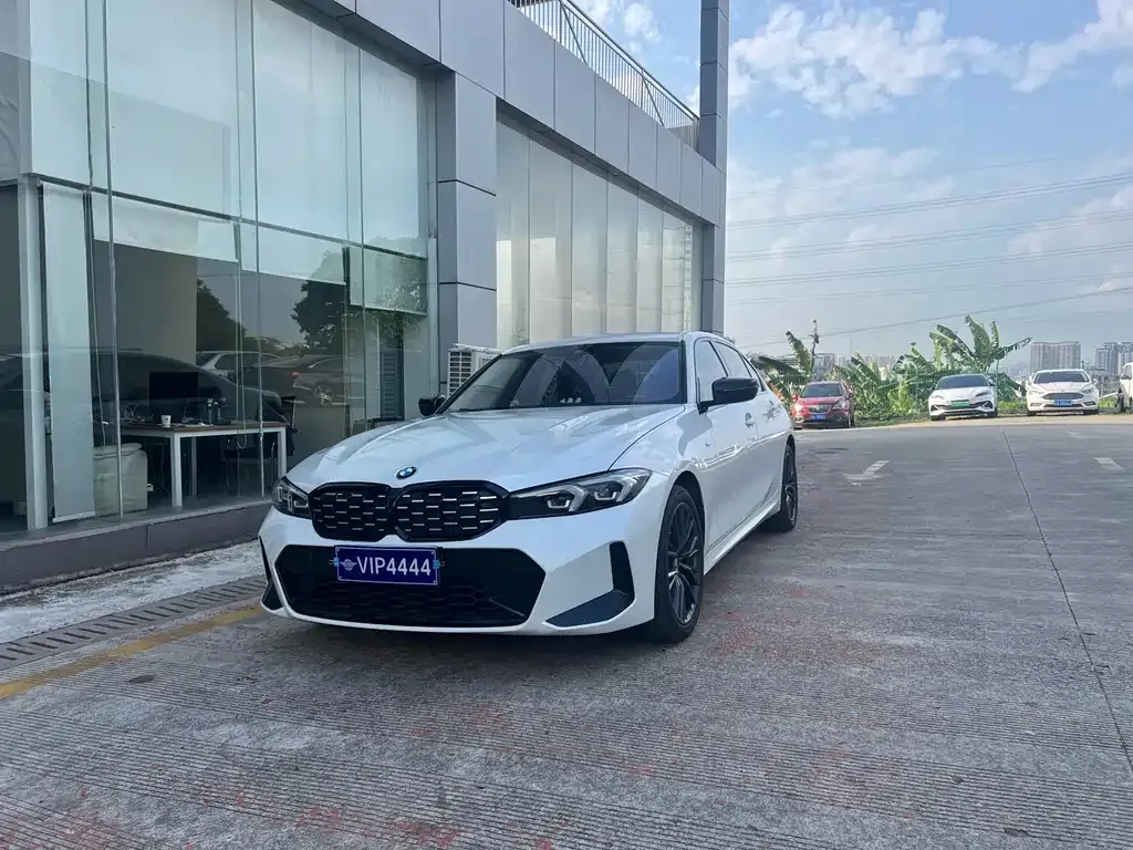 BMW 3 Series 2023 из CN, фото 1