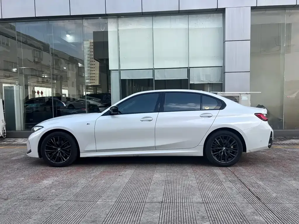 BMW 3 Series 2023 из CN, фото 3