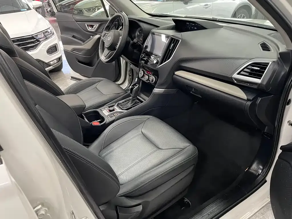 Subaru Forester 2022 из CN, фото 9