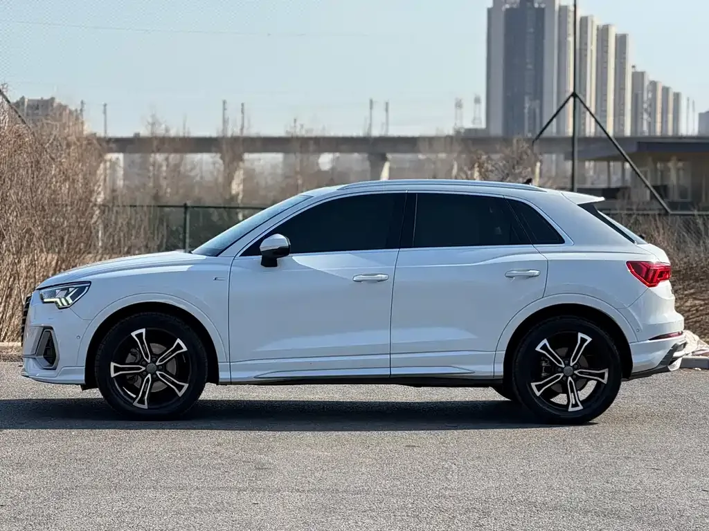 Audi Q3 2021 из CN, фото 7