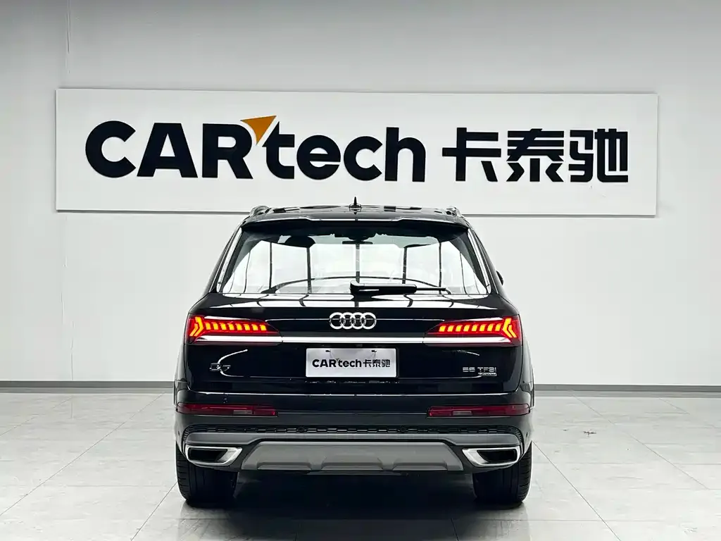 Audi Q7 2023 из CN, фото 4
