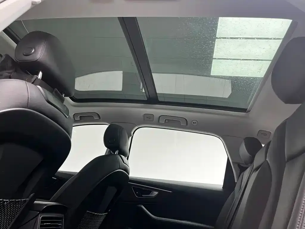 Audi Q7 2023 из CN, фото 2