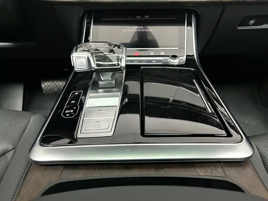 Audi Q7 2023 из CN, фото 6