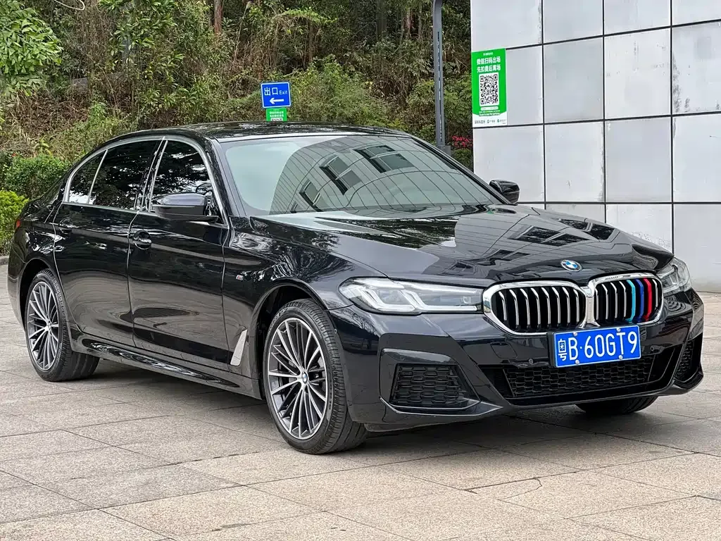BMW 5 Series — фото 10