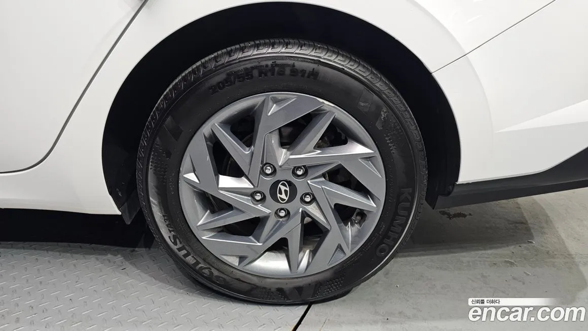 Hyundai AVANTE — фото 3