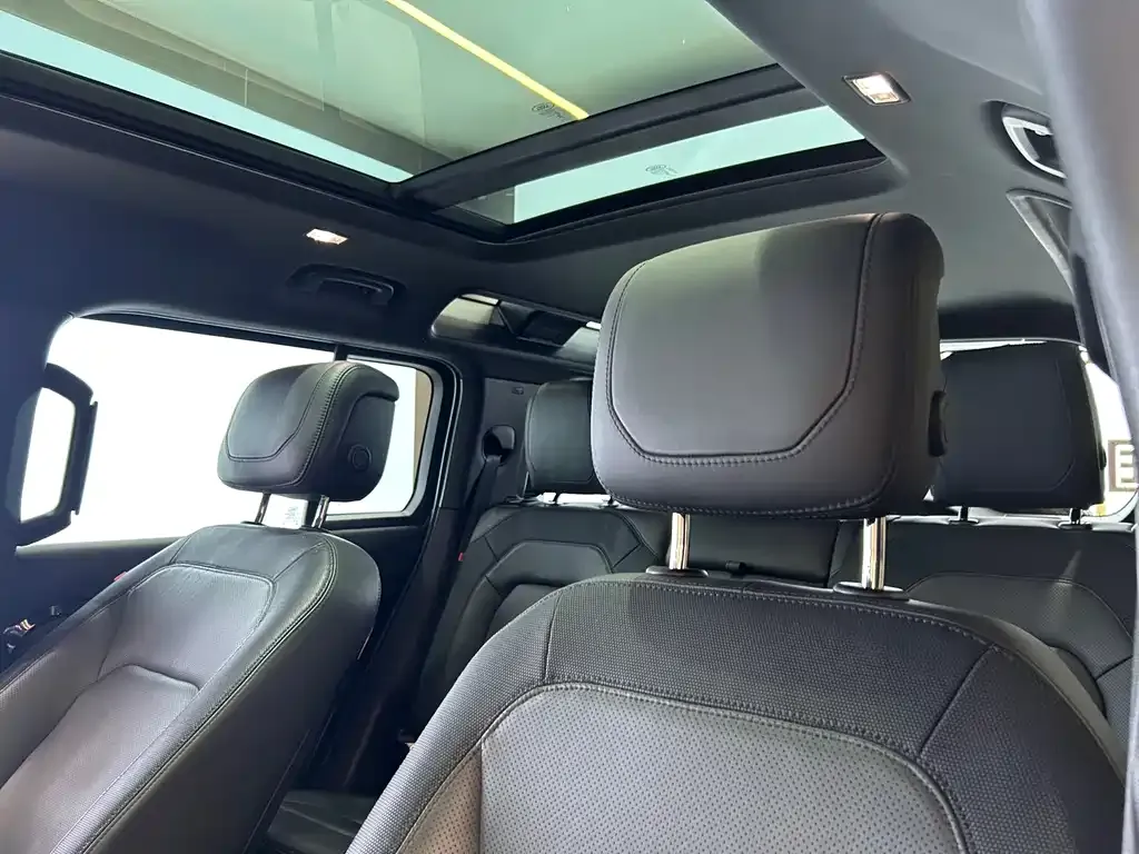 Land Rover Defender 2023 из CN, фото 8