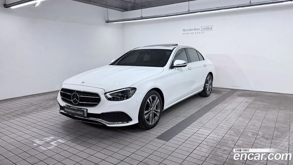 Mercedes-Benz E-Class — фото 1
