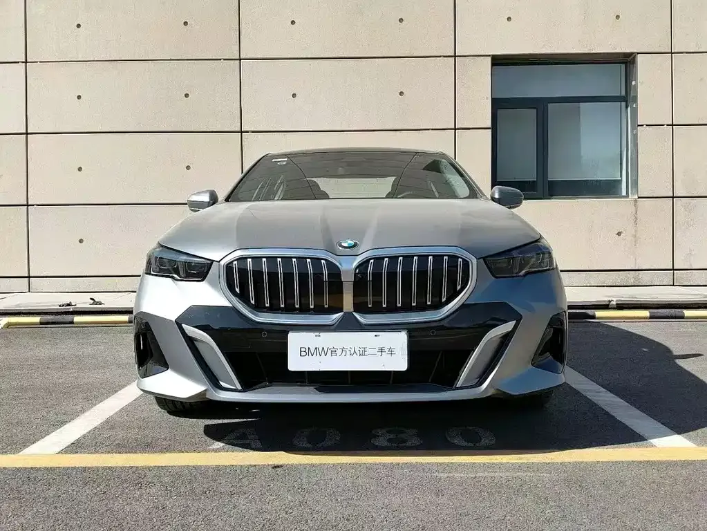 BMW 5 Series 2025 из CN, фото 4