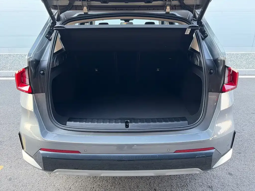 BMW iX1 2025 из CN, фото 7