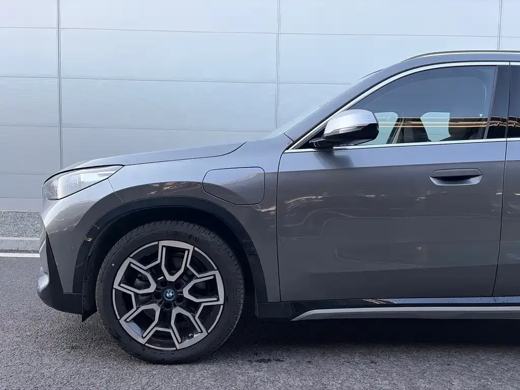 BMW iX1 2025 из CN, фото 4