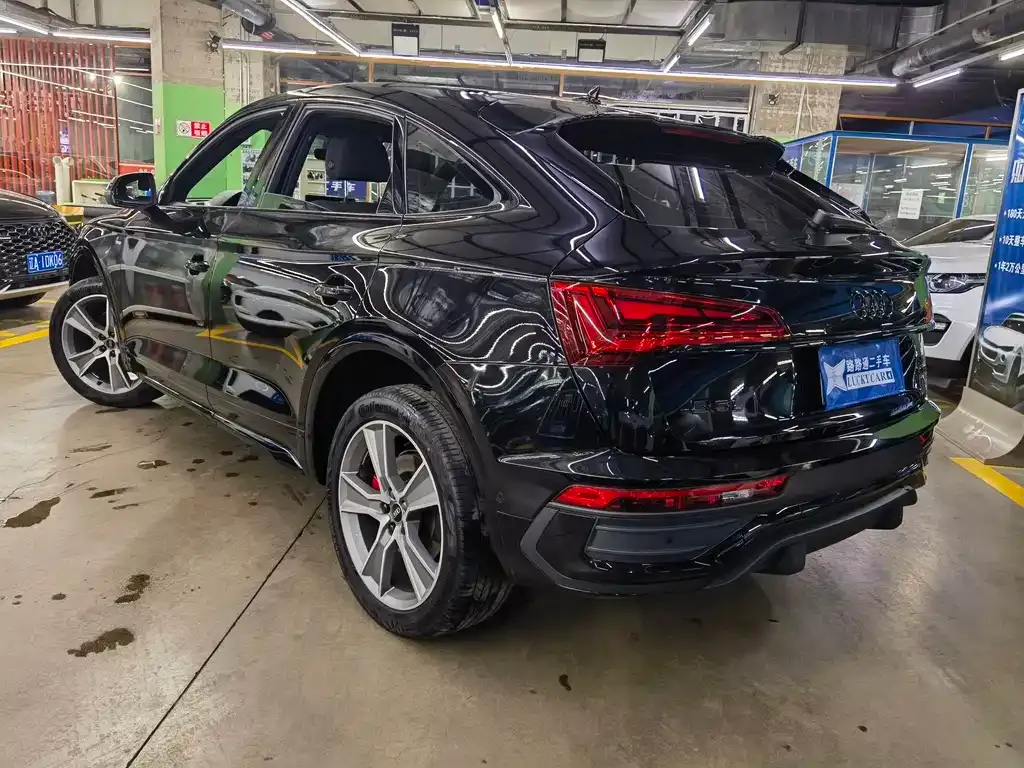 Audi Q5L Sportback — фото 7