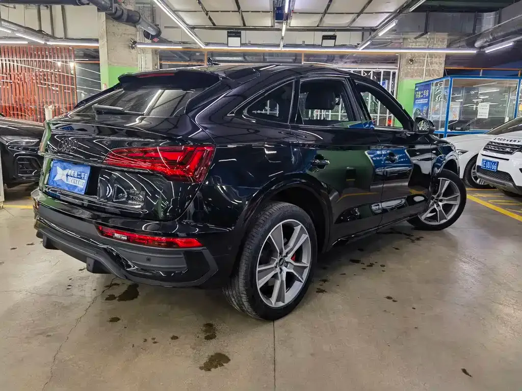 Audi Q5L Sportback — фото 2