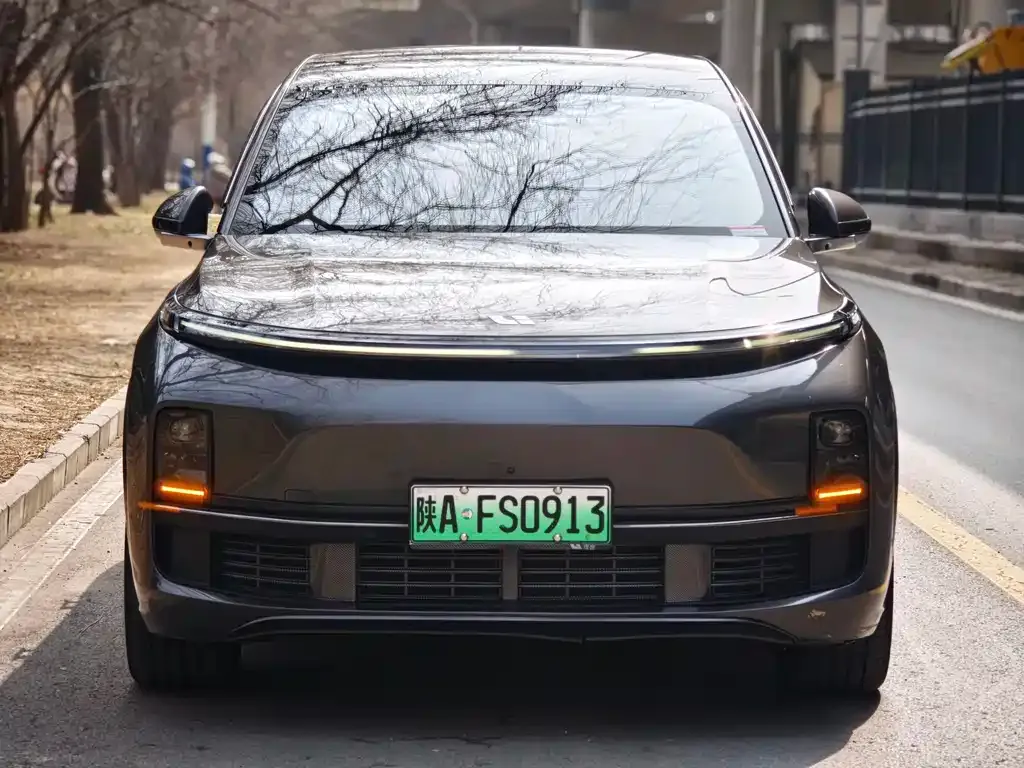 Li Auto L8