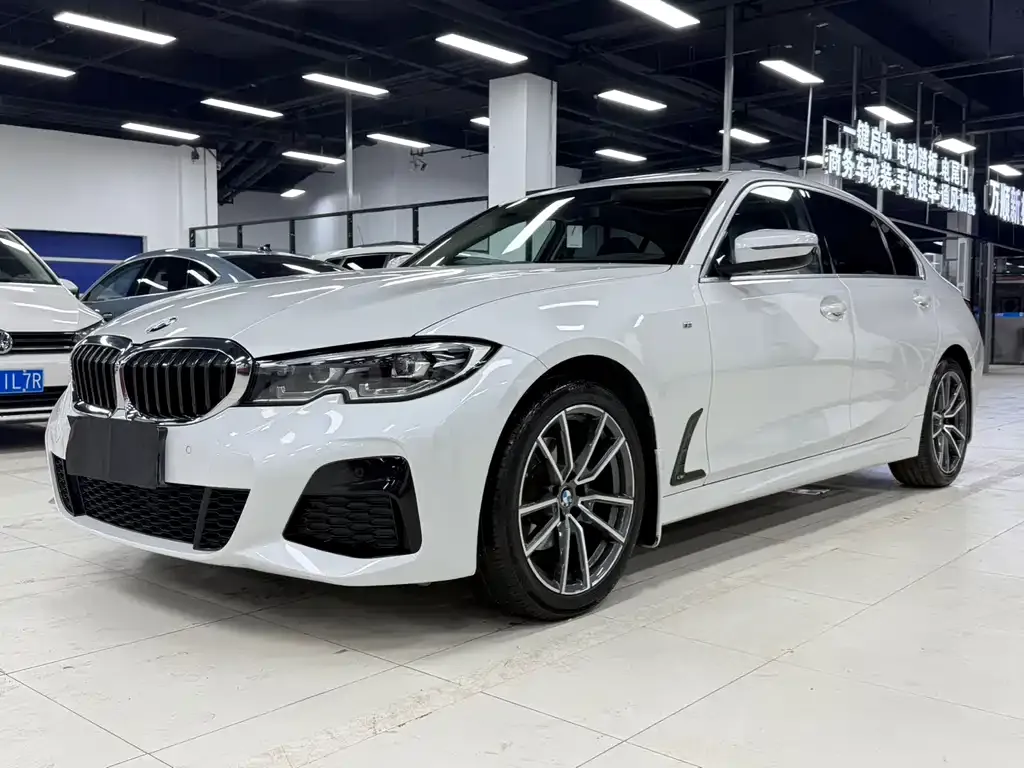 BMW 3 Series 2021 из CN, фото 1