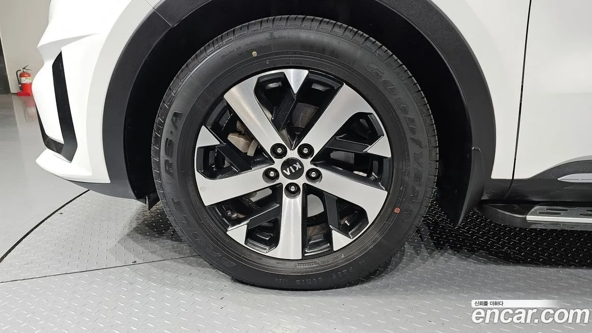 Kia Sorento — фото 9