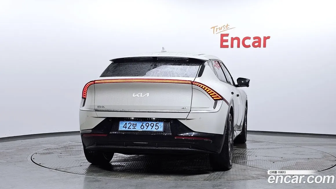 Kia EV6 — фото 7