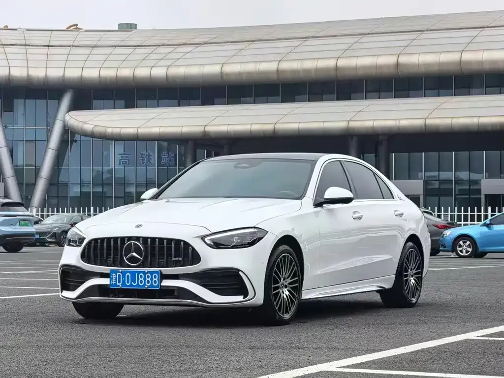 Mercedes-Benz C-Class — фото 1