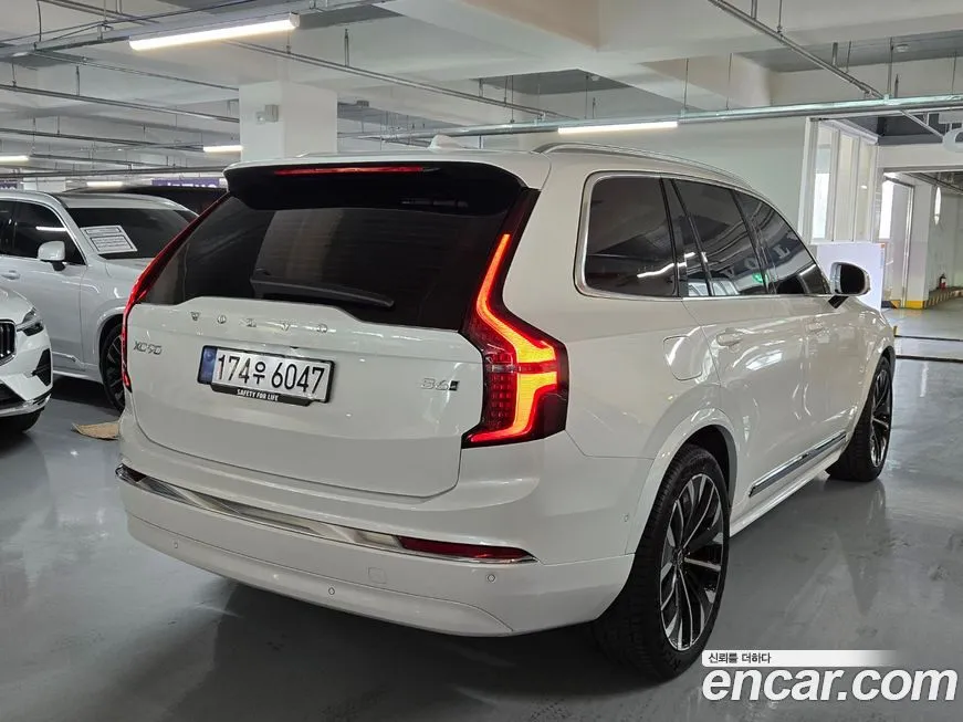 Volvo XC90 — фото 9