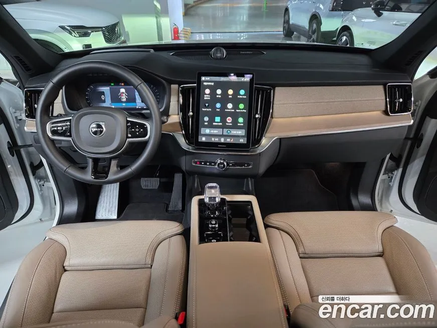 Volvo XC90 — фото 10