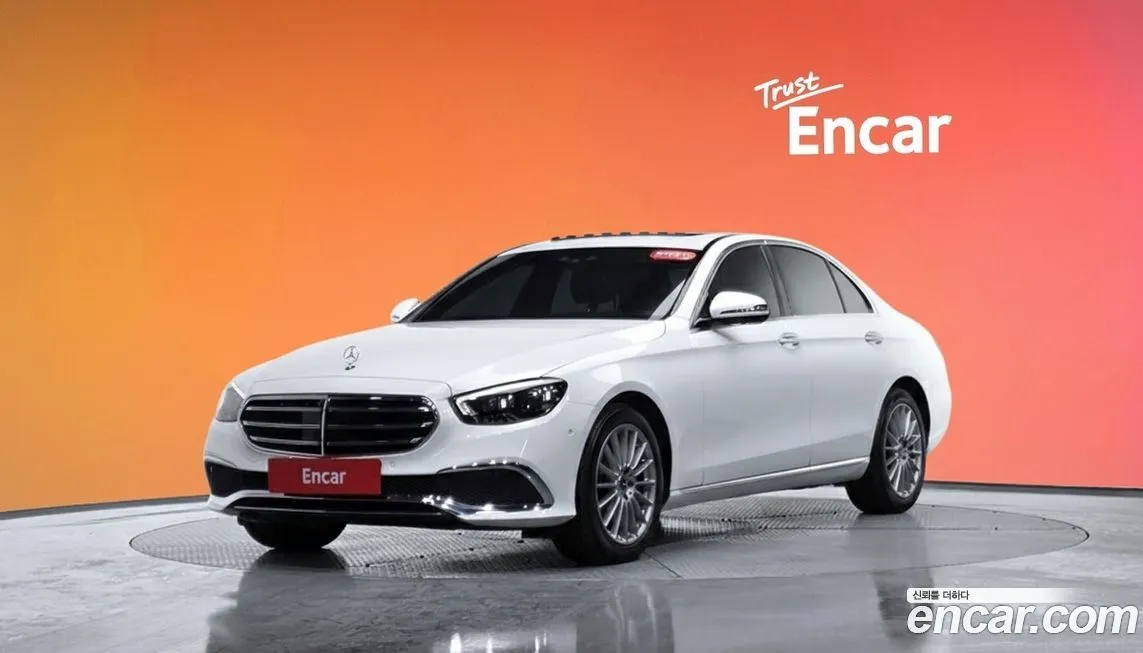 Mercedes-Benz E-Class — фото 1