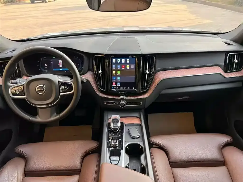 Volvo XC60 2024 из CN, фото 5