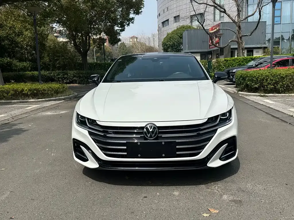 Volkswagen CC 2023 из CN, фото 10