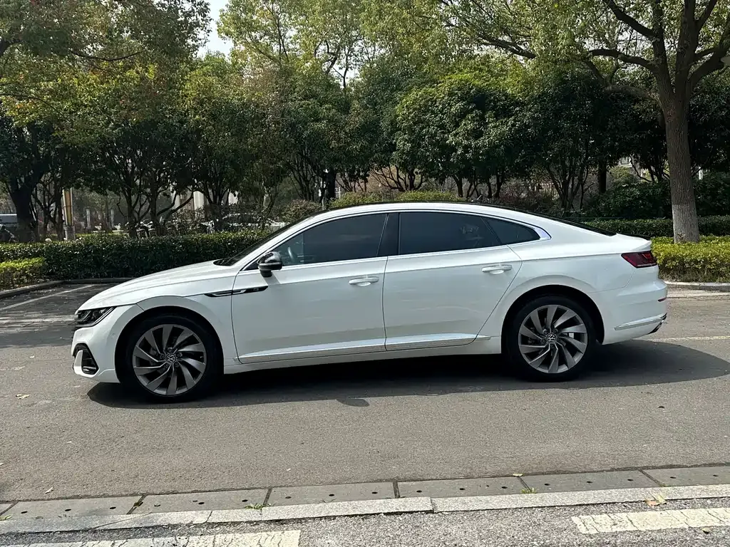 Volkswagen CC 2023 из CN, фото 5