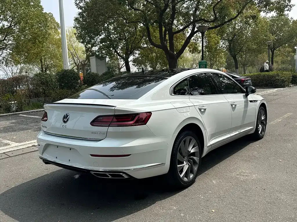 Volkswagen CC 2023 из CN, фото 4