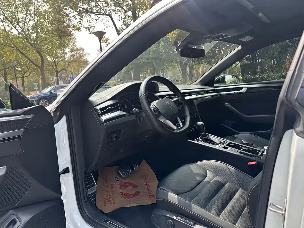 Volkswagen CC 2023 из CN, фото 8