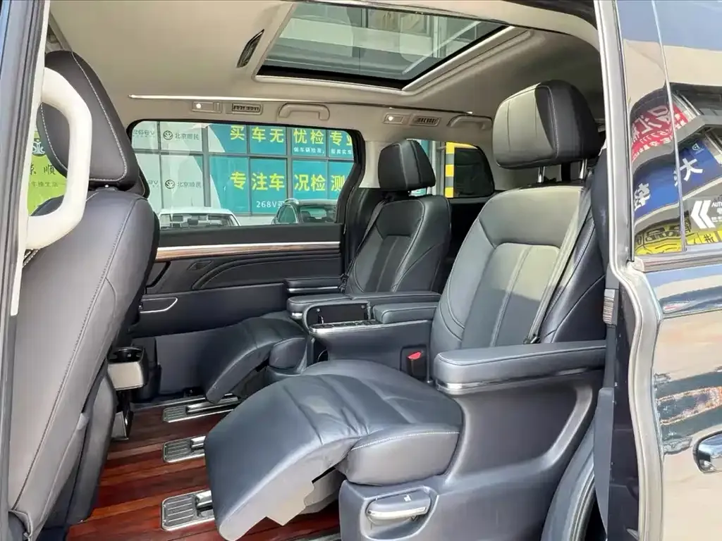 GAC Motor Trumpchi M8 — фото 8