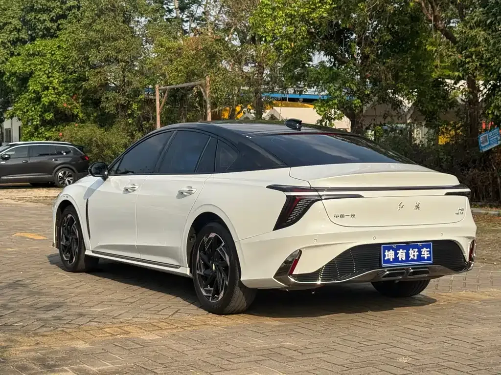 Hongqi H6 — фото 6