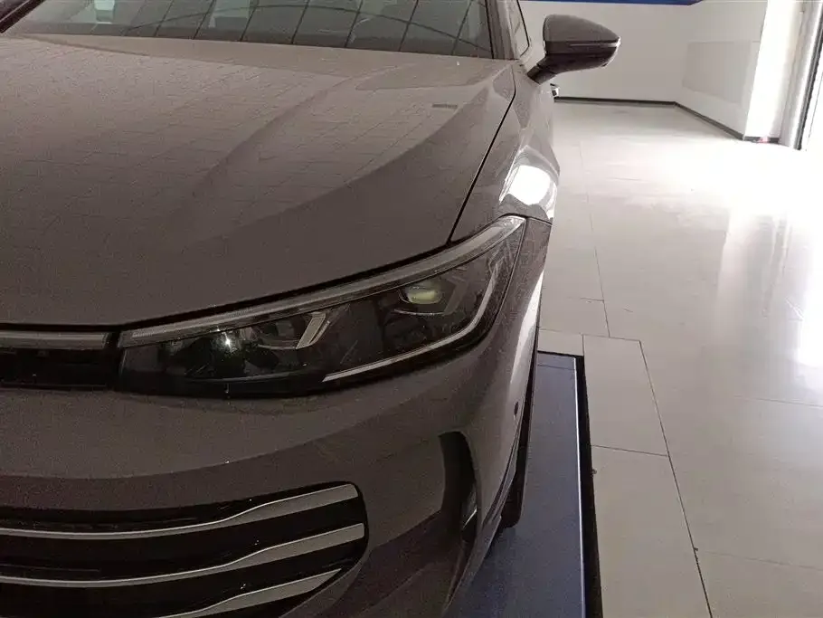 Volkswagen Passat 2024 из CN, фото 3