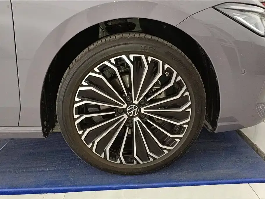 Volkswagen Passat 2024 из CN, фото 8