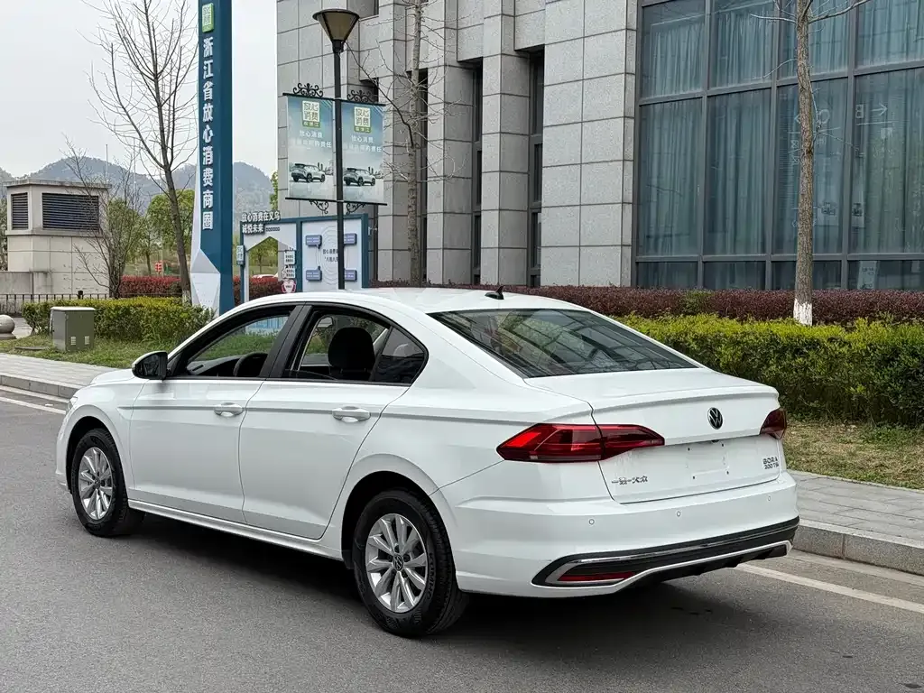 Volkswagen Bora 2024 из CN, фото 4