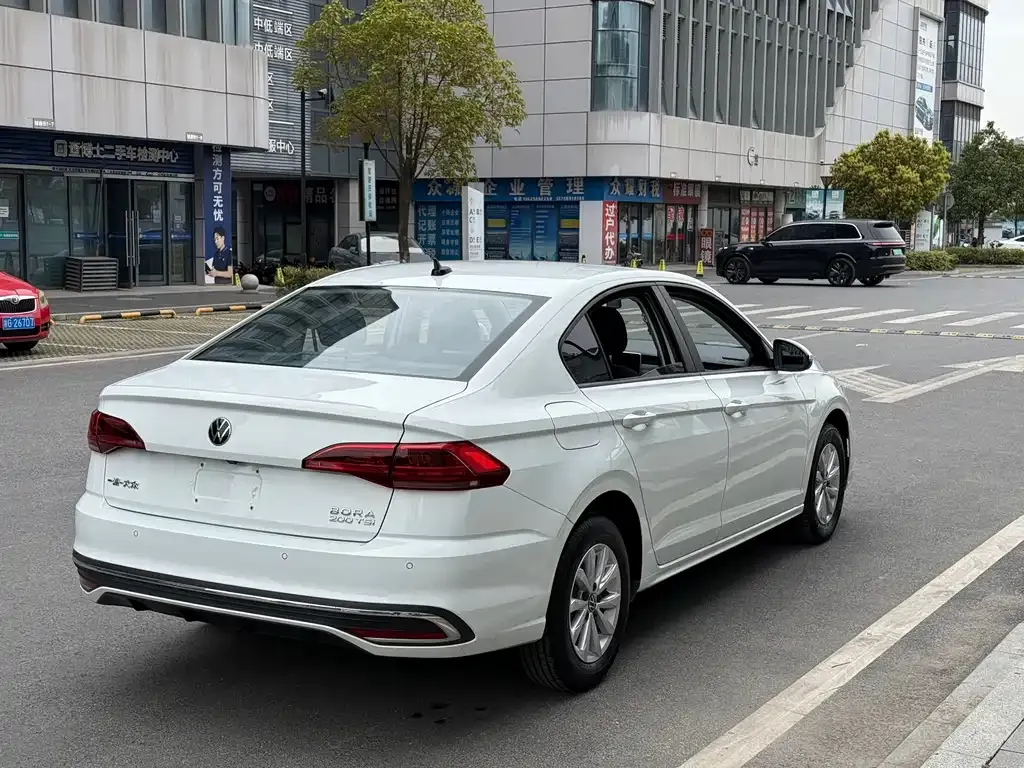 Volkswagen Bora 2024 из CN, фото 6