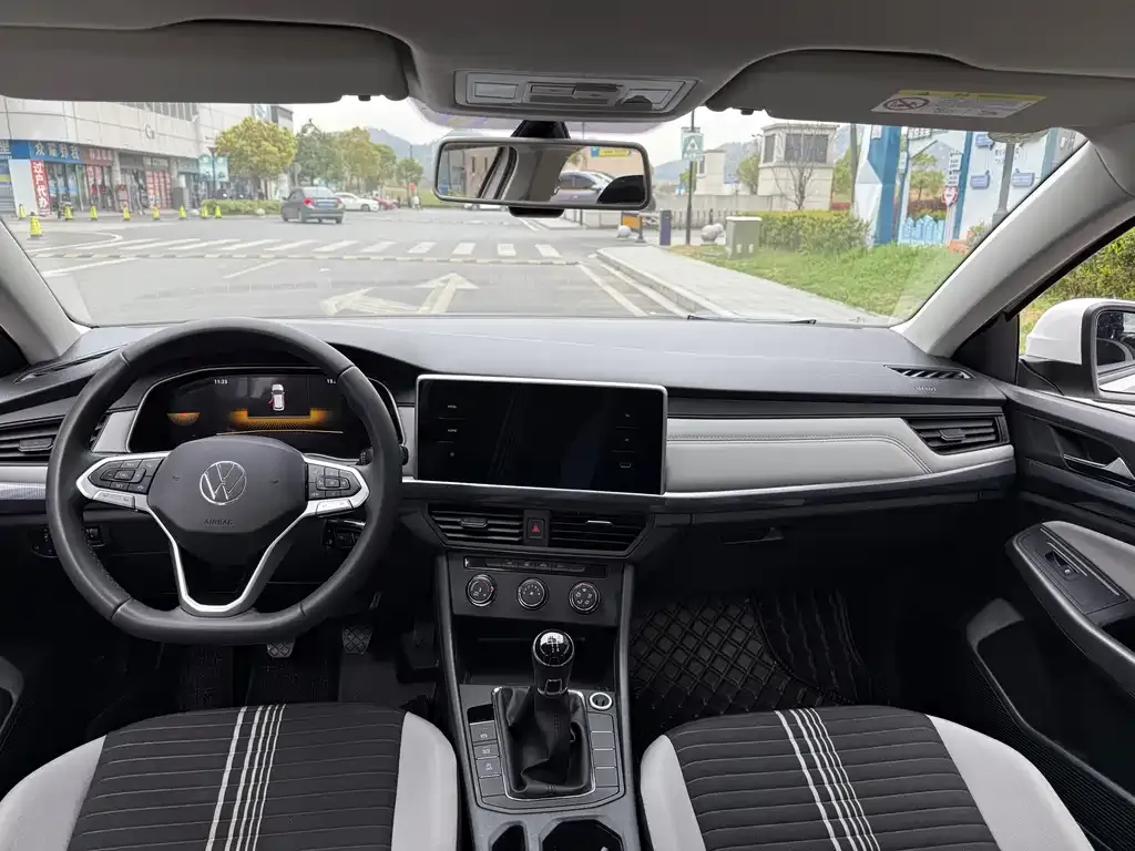 Volkswagen Bora 2024 из CN, фото 8